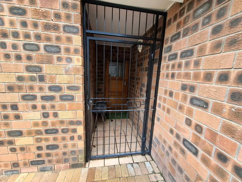 1 Bedroom Property for Sale in Heldervue Western Cape